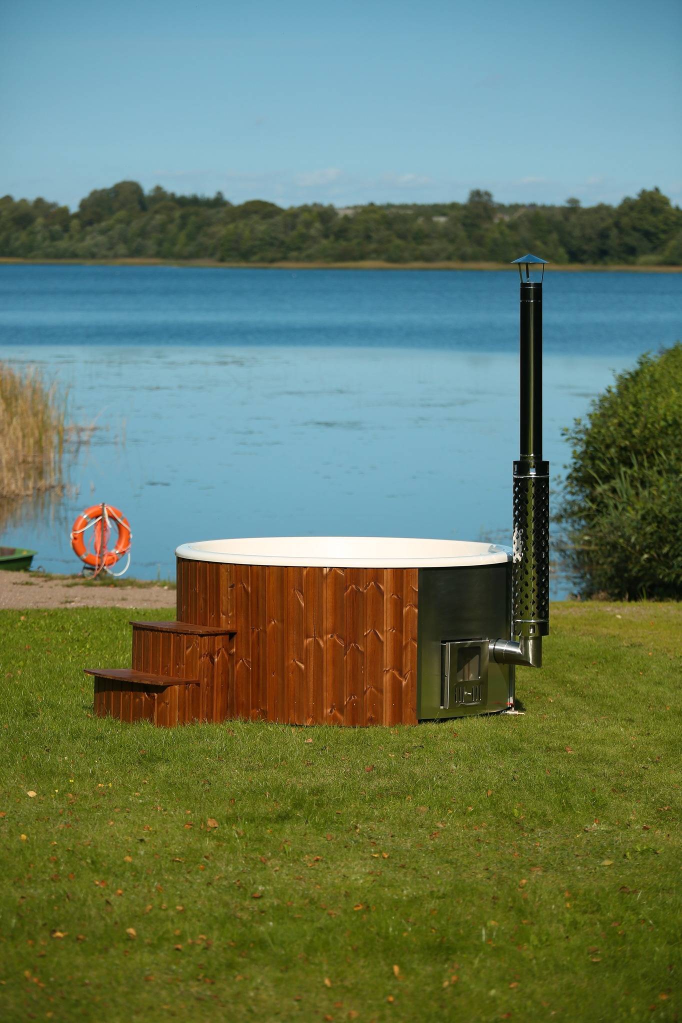 DeLuxe vanjski hot-tub s umetkom od stakloplastike i unutarnjim grijačem