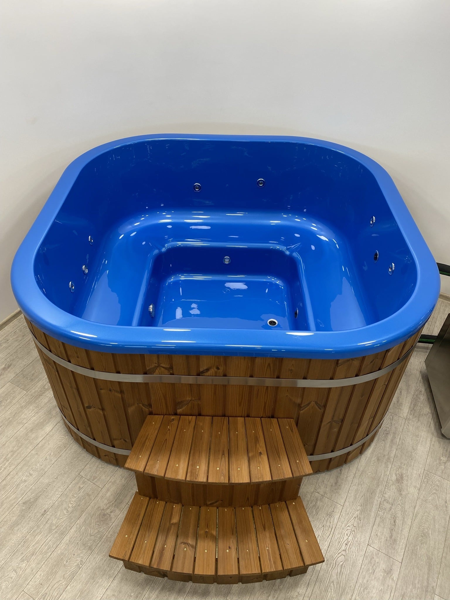 DeLuxe kvadratni vanjski hot-tub s umetkom od akrila i vanjskim grijačem - Slika 11