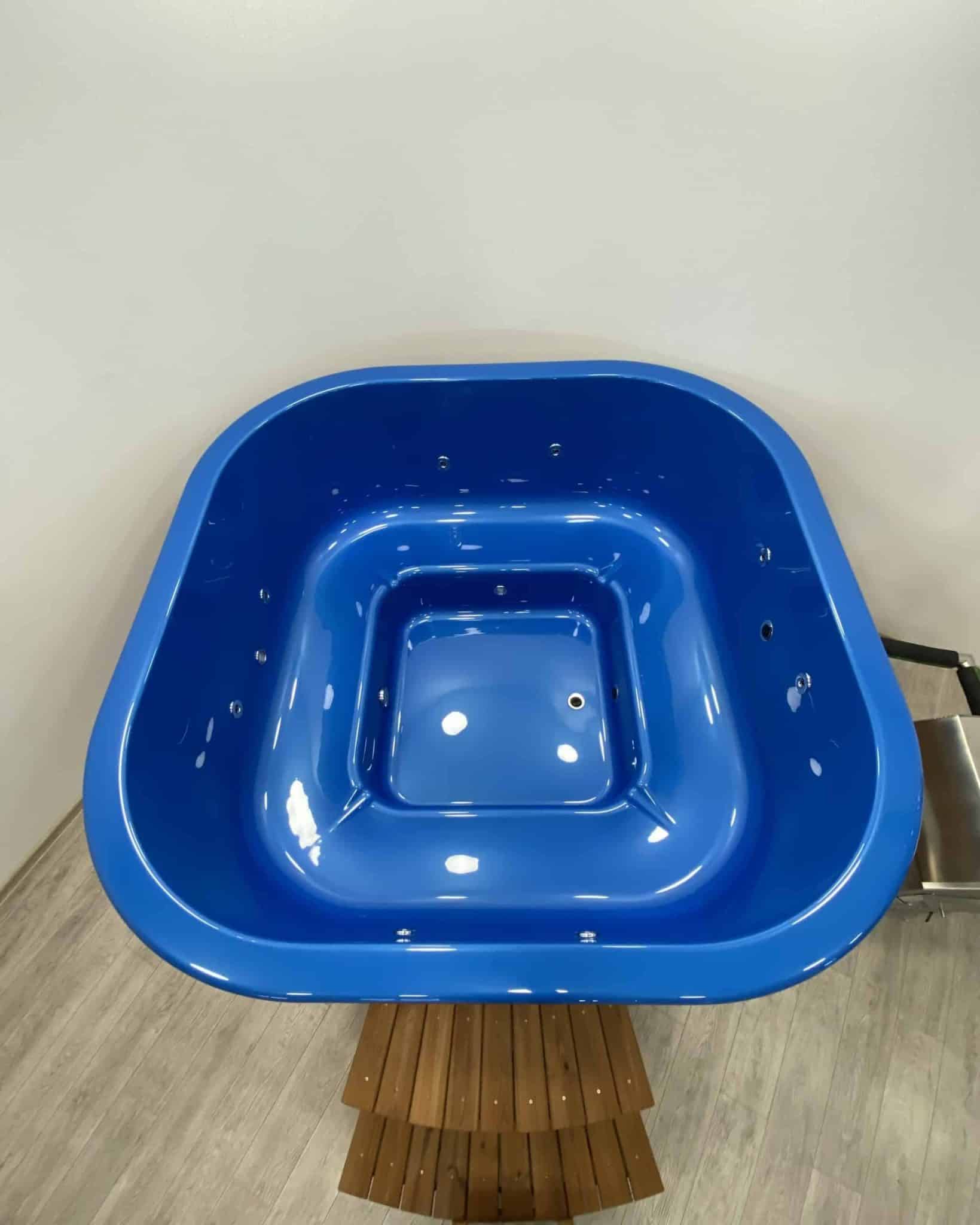 DeLuxe kvadratni vanjski hot-tub s umetkom od akrila i vanjskim grijačem - Slika 10