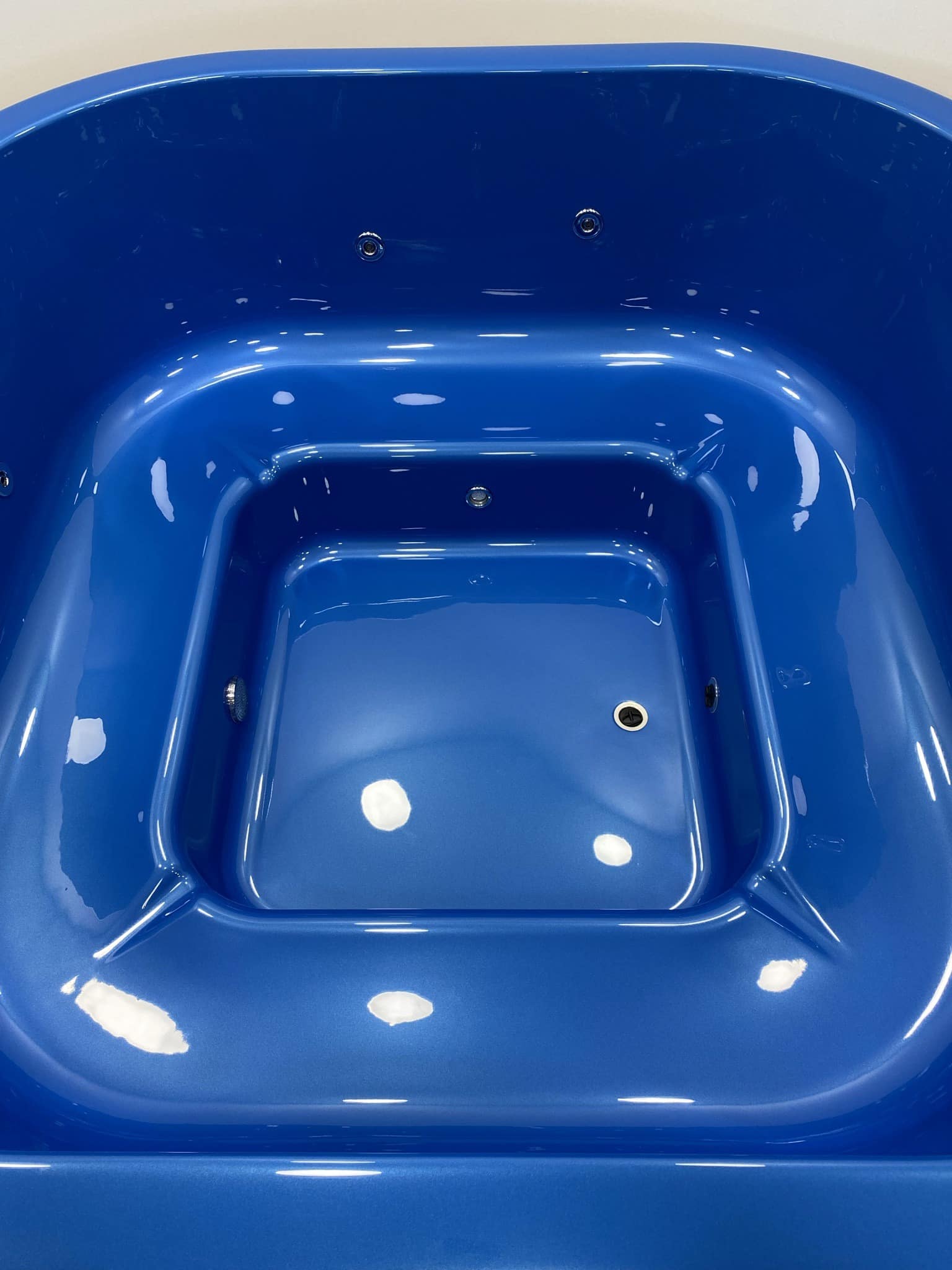 DeLuxe kvadratni vanjski hot-tub s umetkom od akrila i vanjskim grijačem - Slika 9