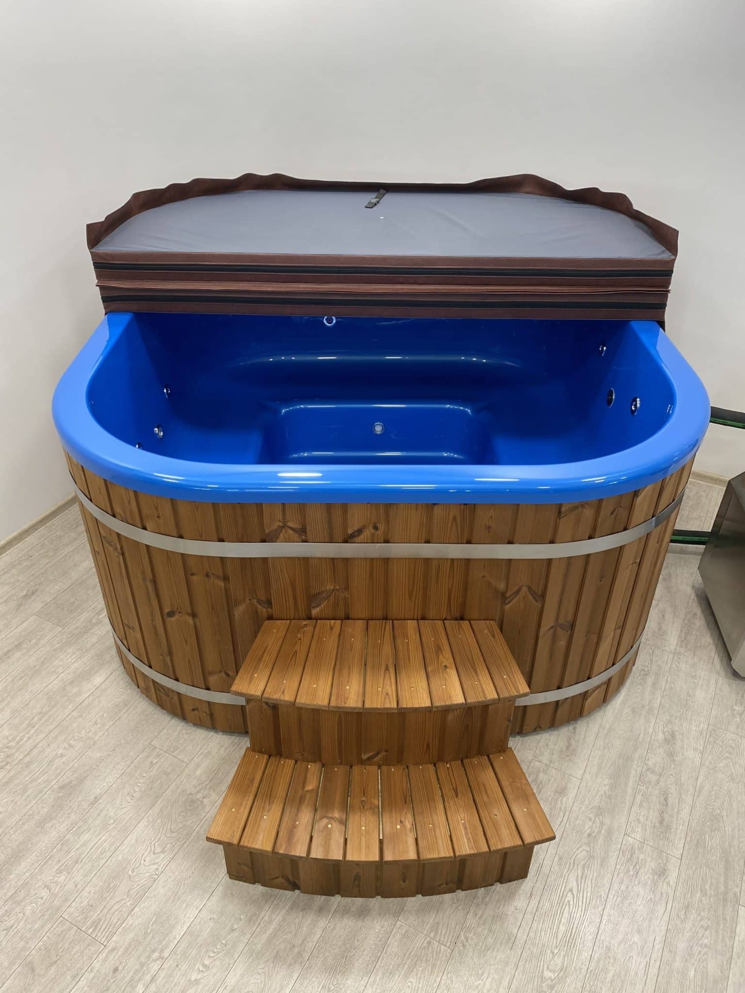 DeLuxe kvadratni vanjski hot-tub s umetkom od akrila i vanjskim grijačem - Slika 4