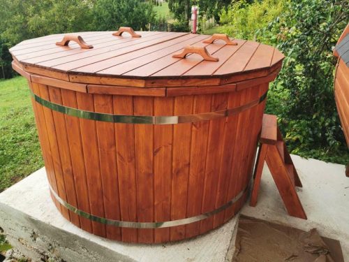 KUBIQ Hot Tub