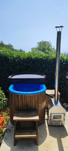 KUBIQ Hot Tub