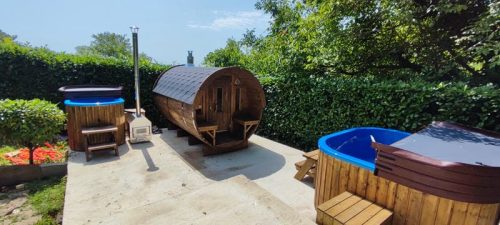 KUBIQ Hot Tub